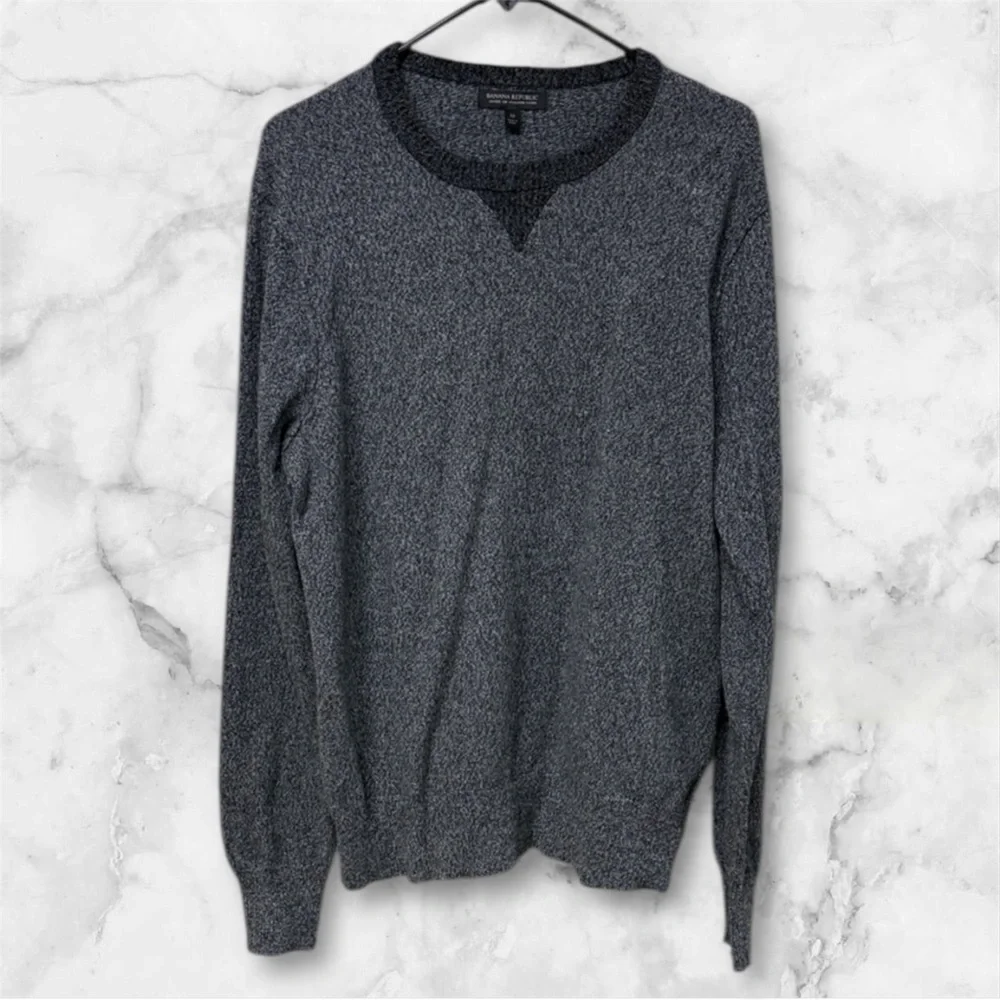 Banana Republic Men's Charcoal gray wool blend Crewneck Sweater medium